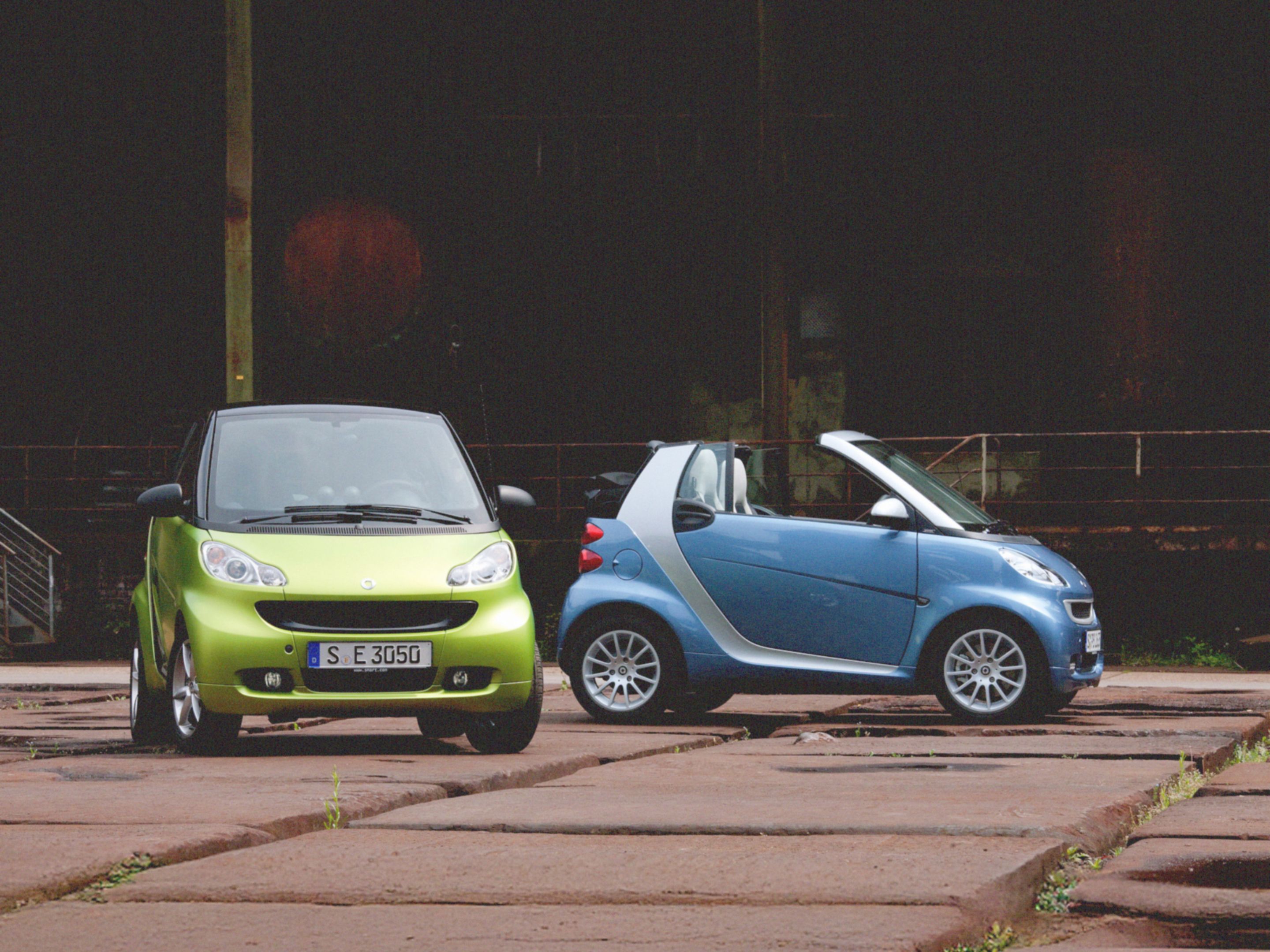 smart fortwo: Die Geschichte des ikonischen Urban Cars | smart
